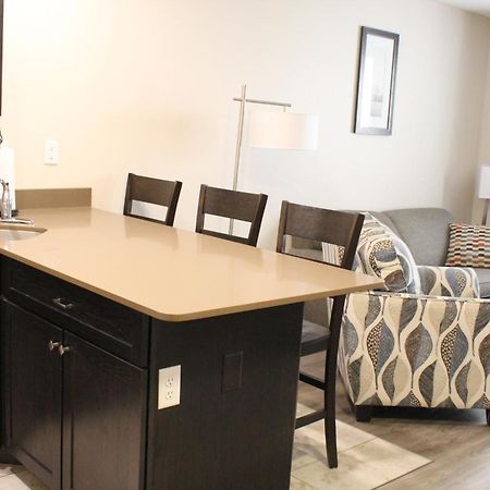 Independence Stay Long Term And Suites Marinette Extérieur photo