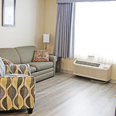 Independence Stay Long Term And Suites Marinette Extérieur photo