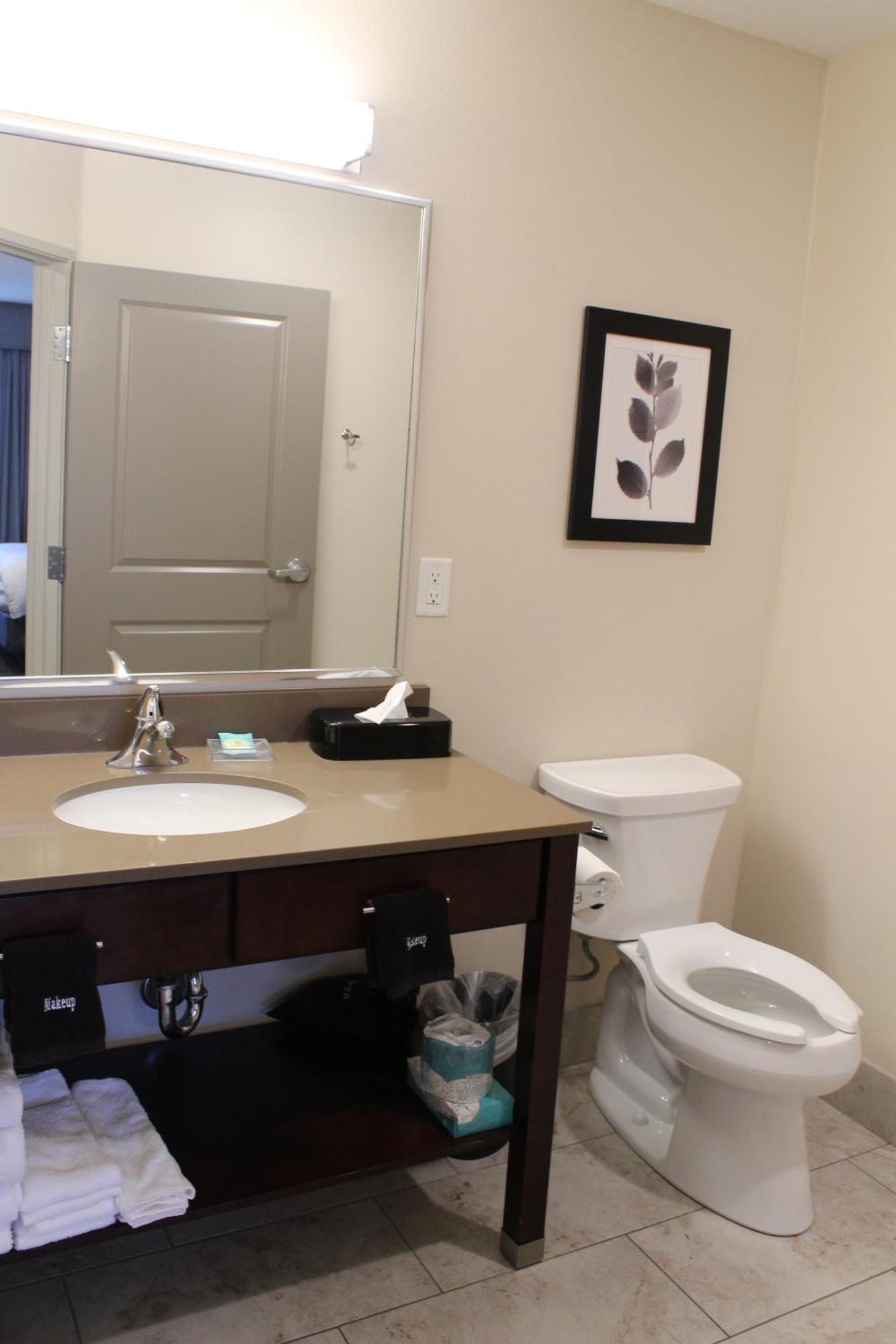 Independence Stay Long Term And Suites Marinette Extérieur photo