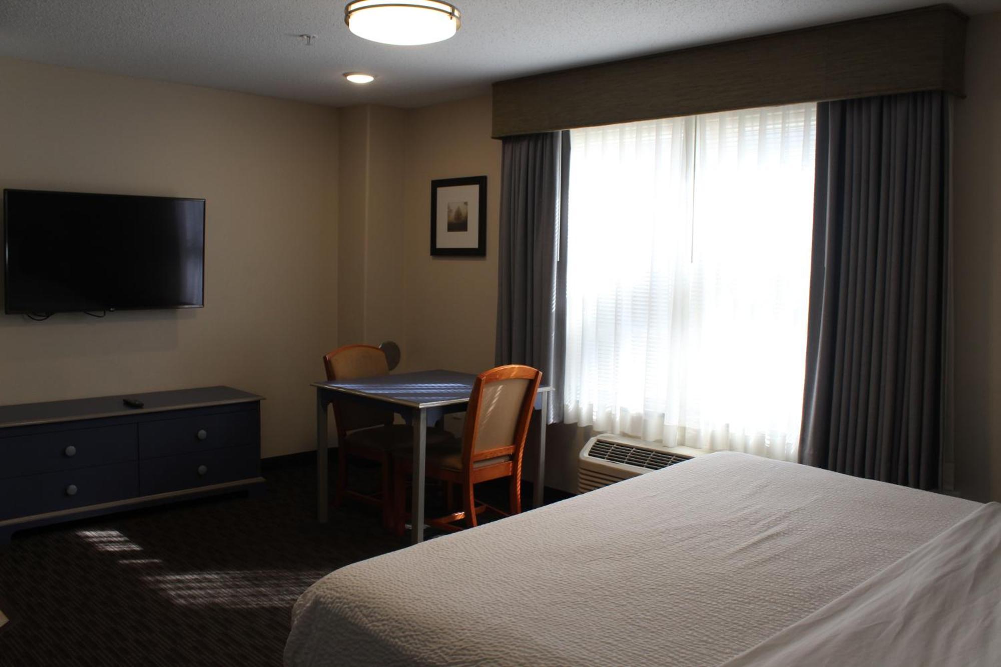 Independence Stay Long Term And Suites Marinette Extérieur photo